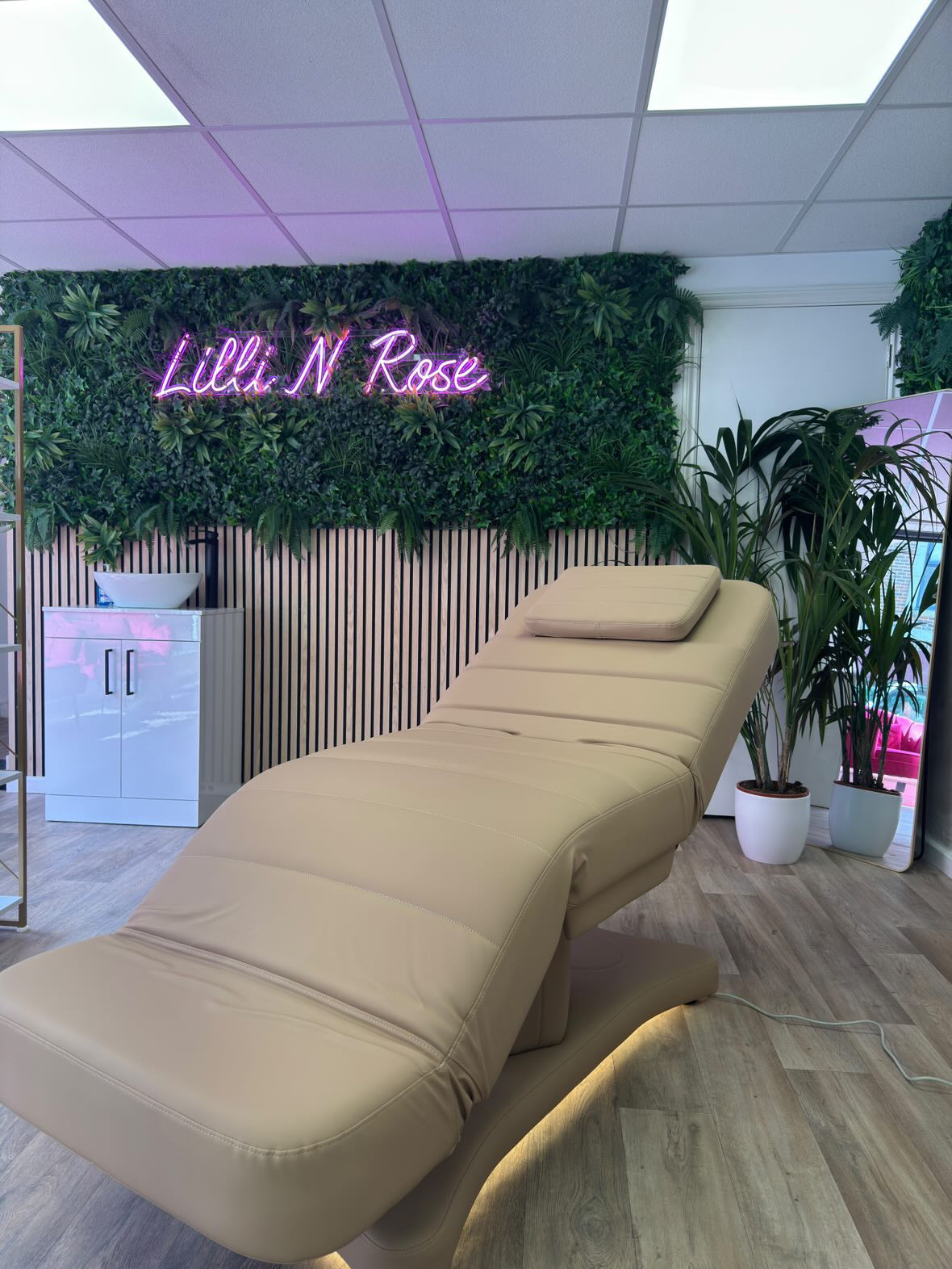 Nude get cosy electric bed 
